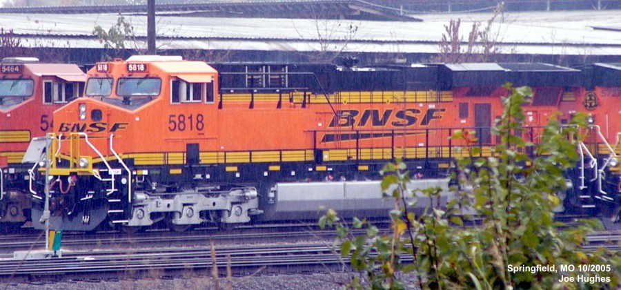 BNSF 5818